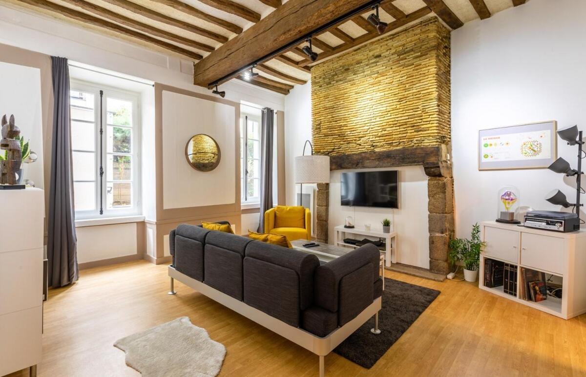 Le LEPERDIT - Bel appartement de charme refait à neuf en hypercentre Rennes Esterno foto